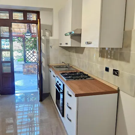 Casa Con Giardino E Vista Mare